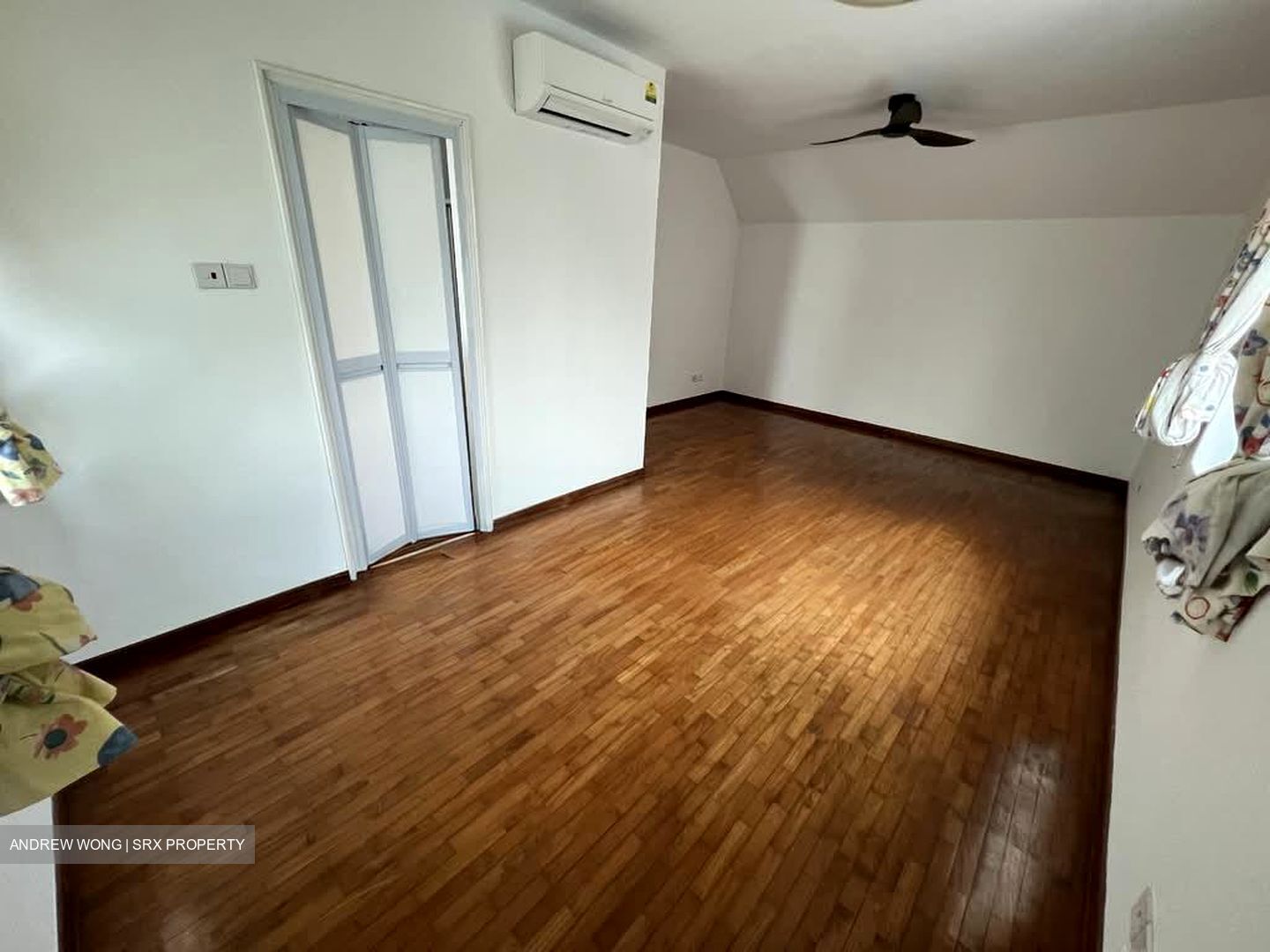 Eng Kong Drive (D21), Terrace #567657241